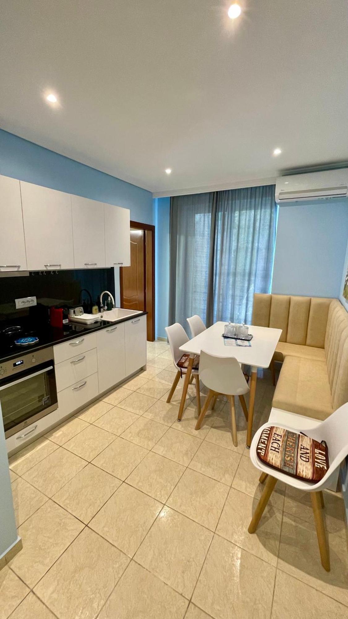 Sea Breeze Apartment Sarandë エクステリア 写真