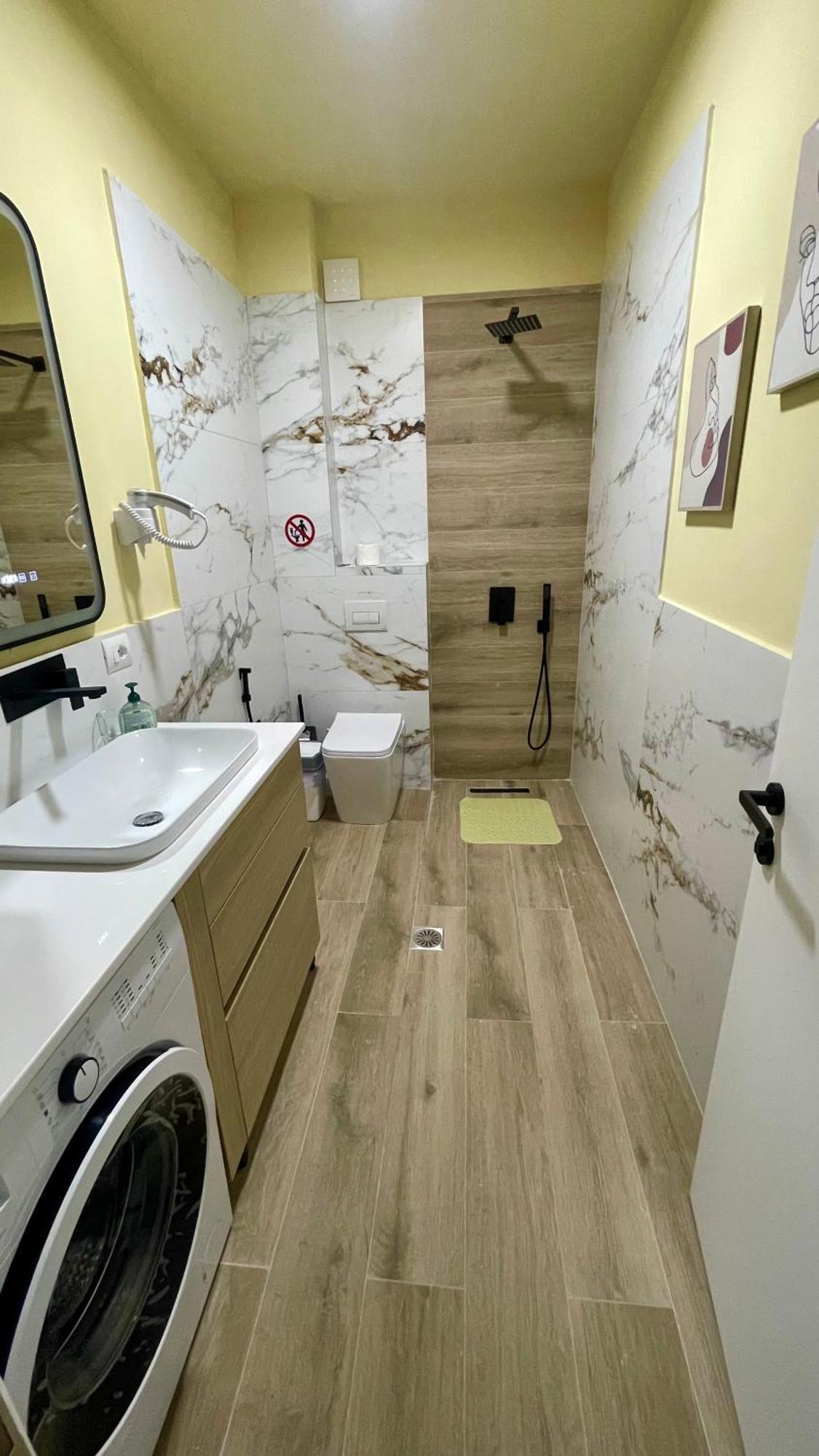 Sea Breeze Apartment Sarandë エクステリア 写真